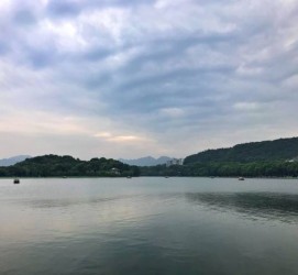 河源杭州自助游(杭州自助游旅游攻略)