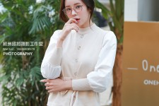 河源兼职模特被摄影师亲(兼职模特被摄影师亲了)