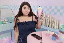 河源胖模(胖模特穿衣搭配图片)