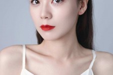 河源兼职模特要打点模卡吗(兼职做模特要交钱拍模卡)