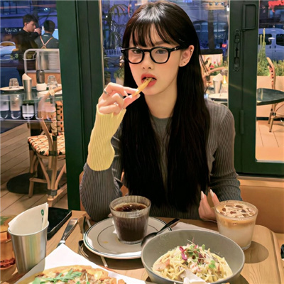 河源伴游女生娄婷的资料