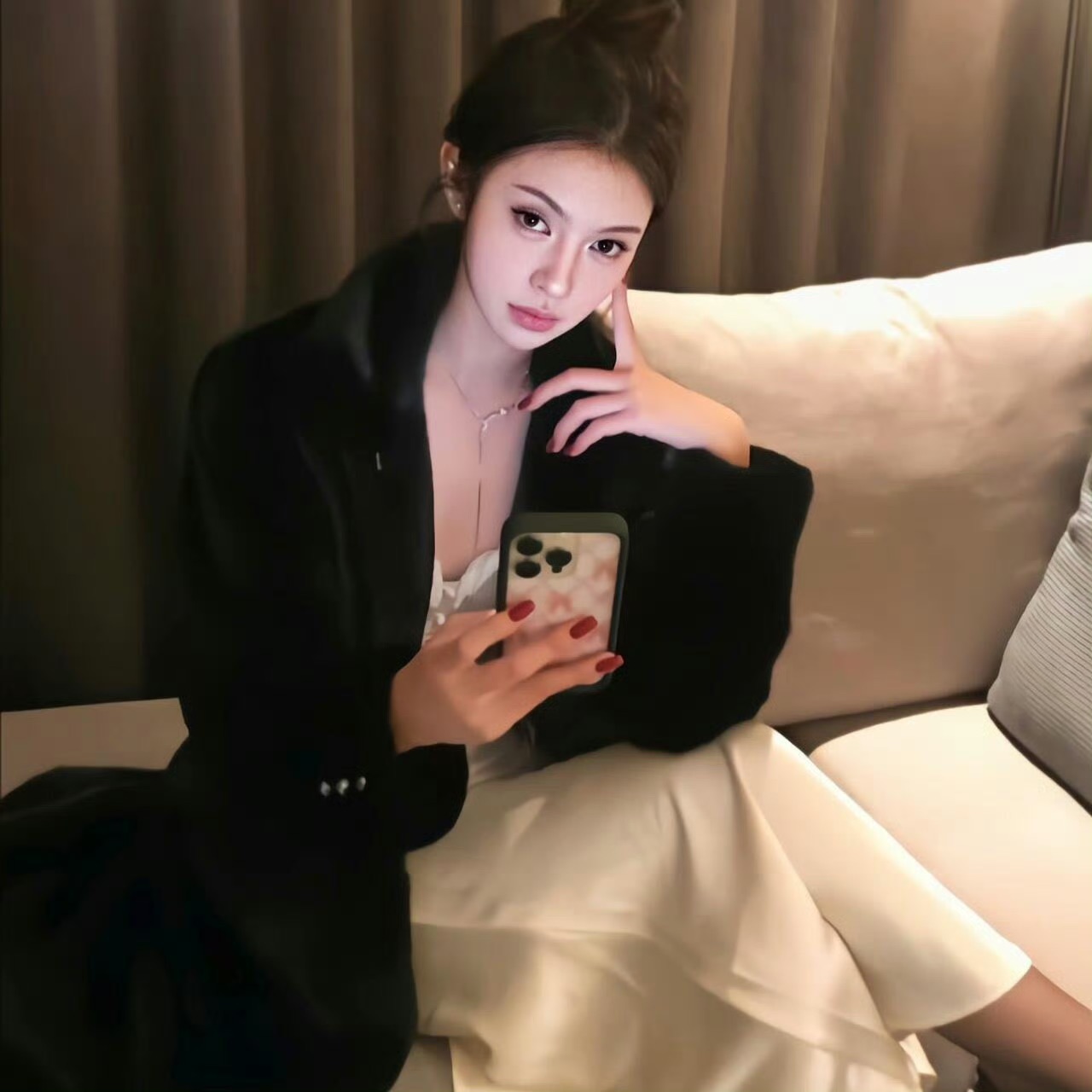 河源伴游女生周语言的资料