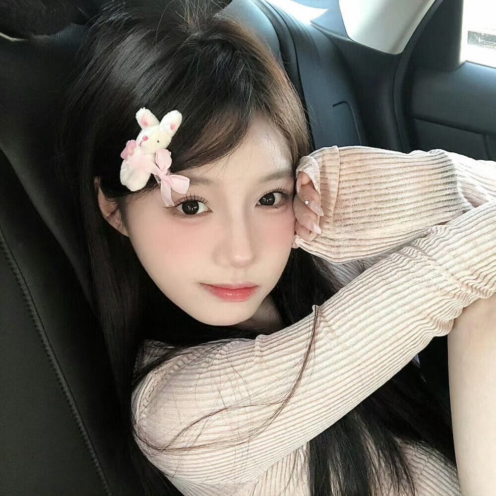 河源伴游女生沈欣白的资料