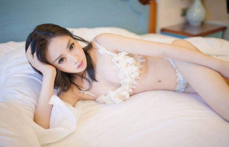美女内衣模特(性感内衣的模特)