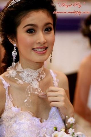 人妖皇后(中国富豪娶人妖皇后)