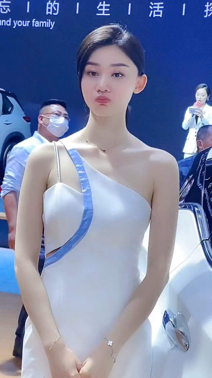 网上模特兼职是实是假(网上模特兼职是实是假啊)