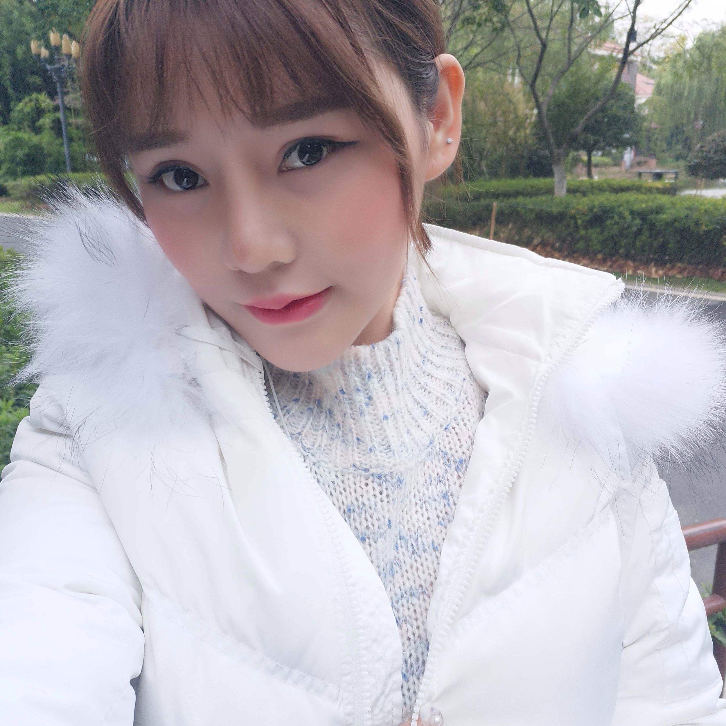 兼职模特一个月几钱大要(兼职模特一般几钱一个小时)